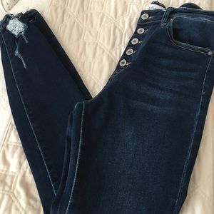 KanCan distressed jeans with stretch. Sz 29.